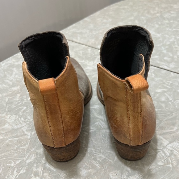 Grey Booties - Picture 3 of 9